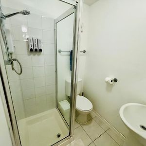 Triple Room Shower